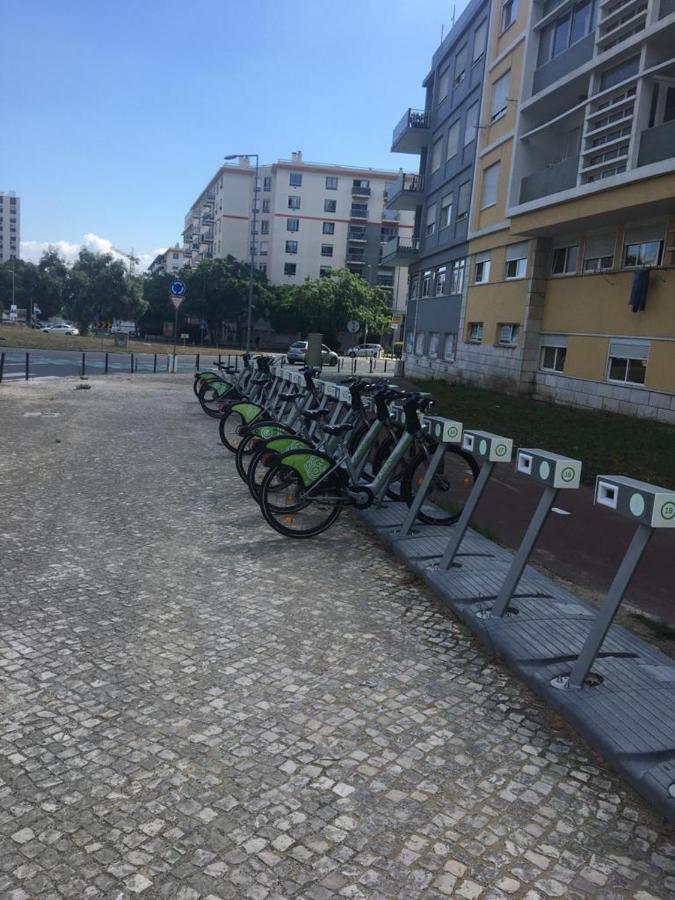 Apartment Near The Airport Lissabon Buitenkant foto